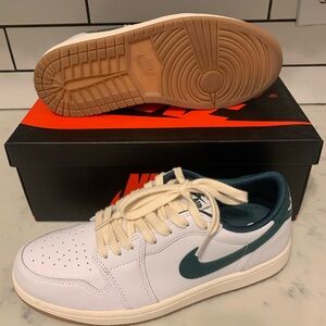 Nike Air Jordan 1 Low OG Emerald Green